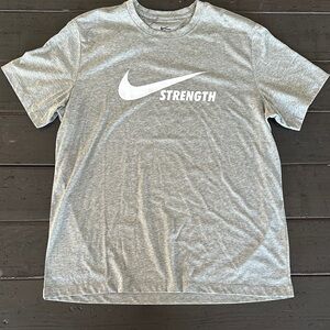 NWT Nike Strength Gray Men's Tee XL $30